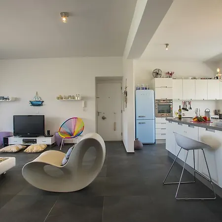 Aster Apartment *